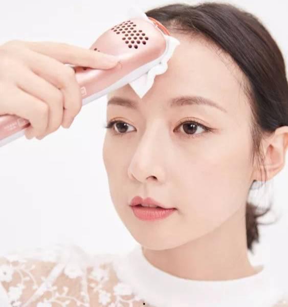 热门话题热门化妆,热门话题下的化妆趋势解析