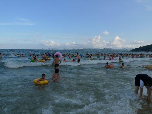 海滩热门话题,潮流趋势、环保热议与休闲生活全景