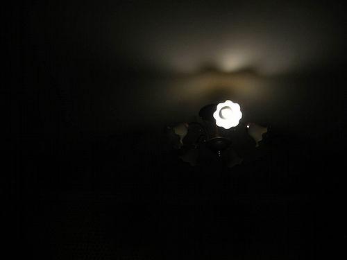 小夜灯热门话题,照亮夜晚的温馨之光，热门话题背后的温暖故事